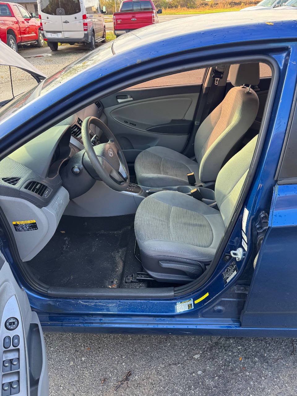 Used 2015 Hyundai Accent GLS FWD image 12