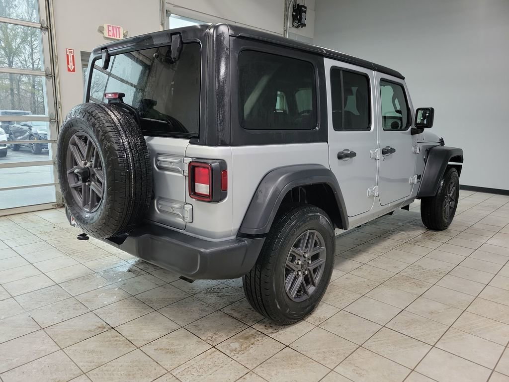 Used 2024 Jeep Wrangler Sport S image 11