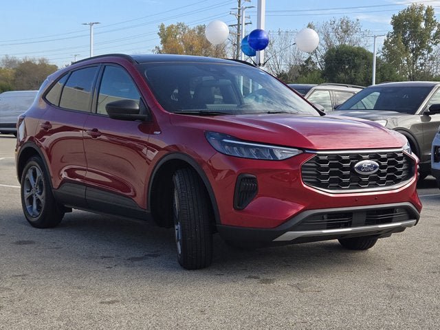 Used 2025 Ford Escape ST-Line w/ Tech Pack #1 FWD image 3