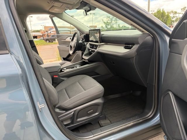 Used 2025 Ford Explorer Active AWD/4WD image 50