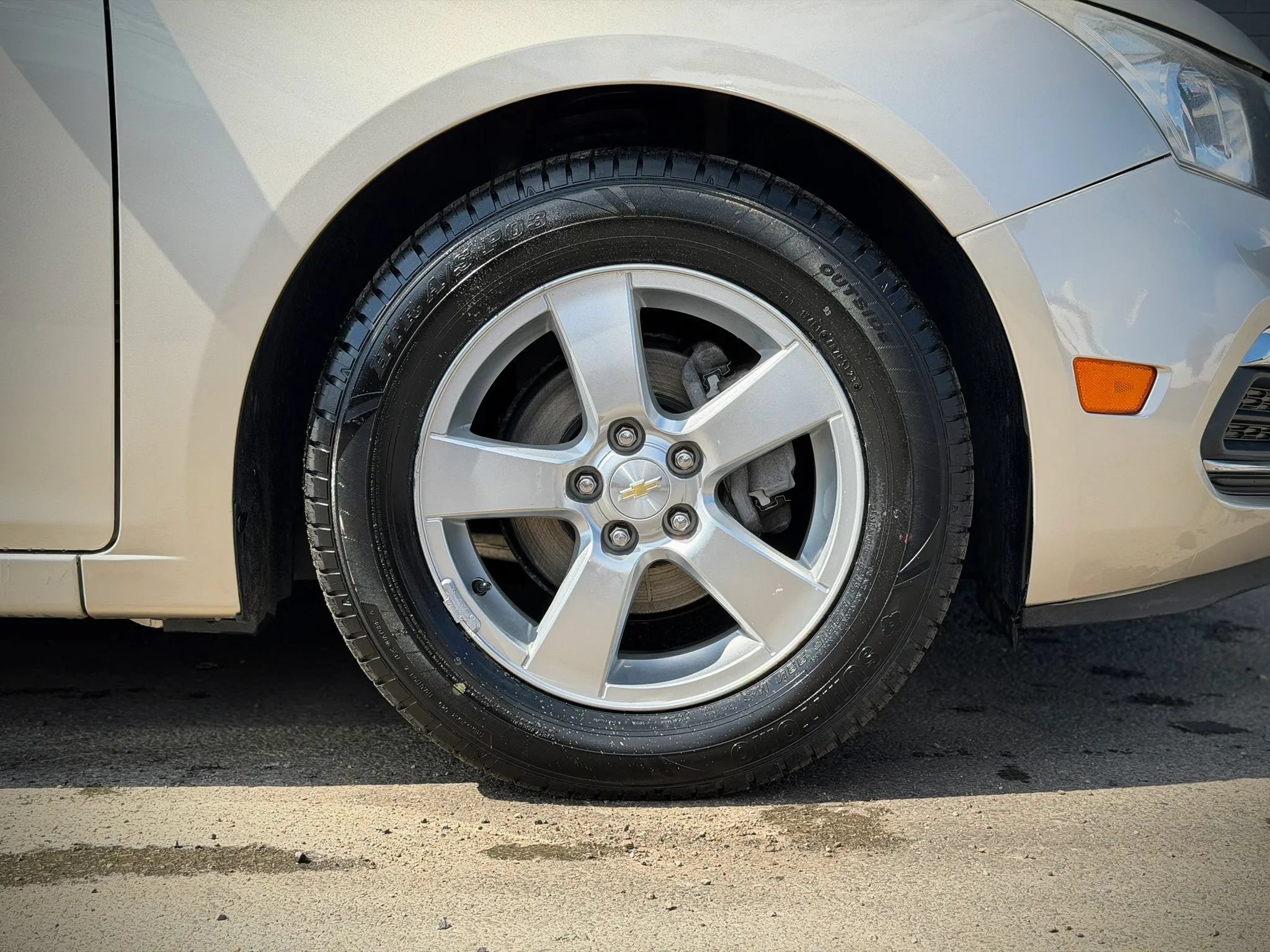 Used 2015 Chevrolet Cruze LT FWD image 19