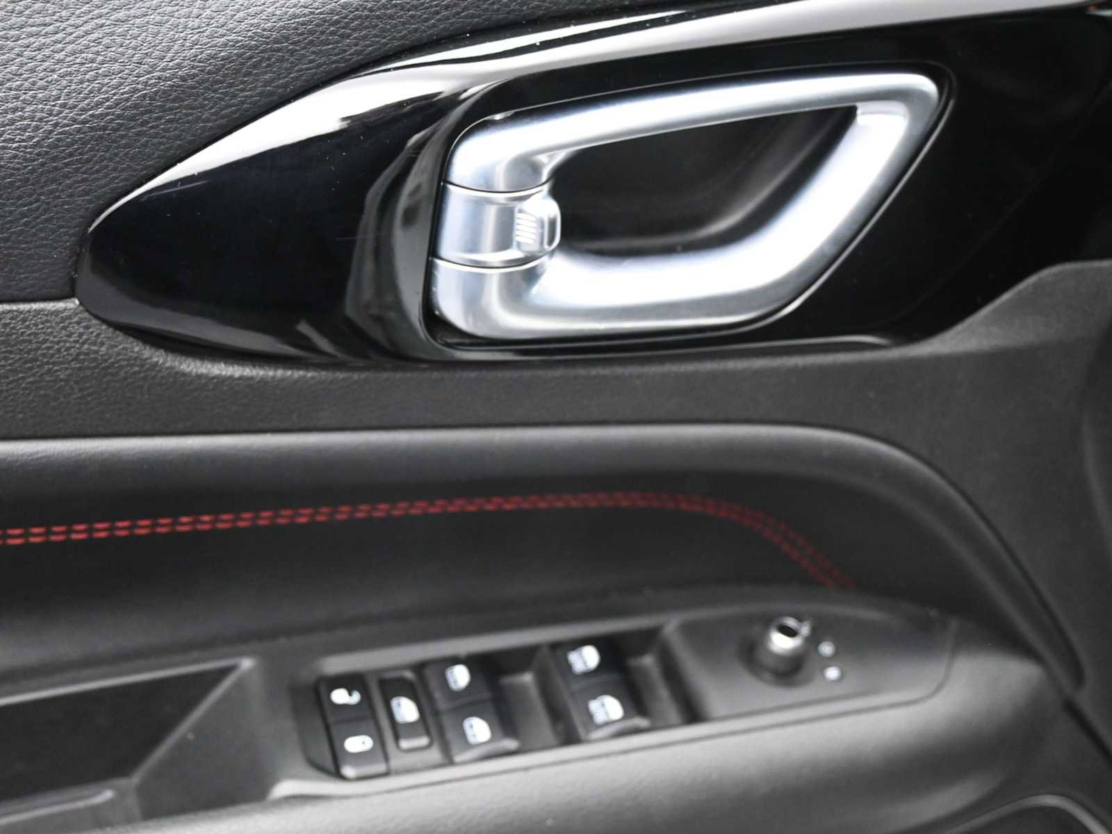 Used 2024 Jeep Compass Trailhawk image 10