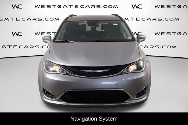 Used 2019 Chrysler Pacifica Touring-L Plus w/ Advanced Safetytec Group FWD image 2