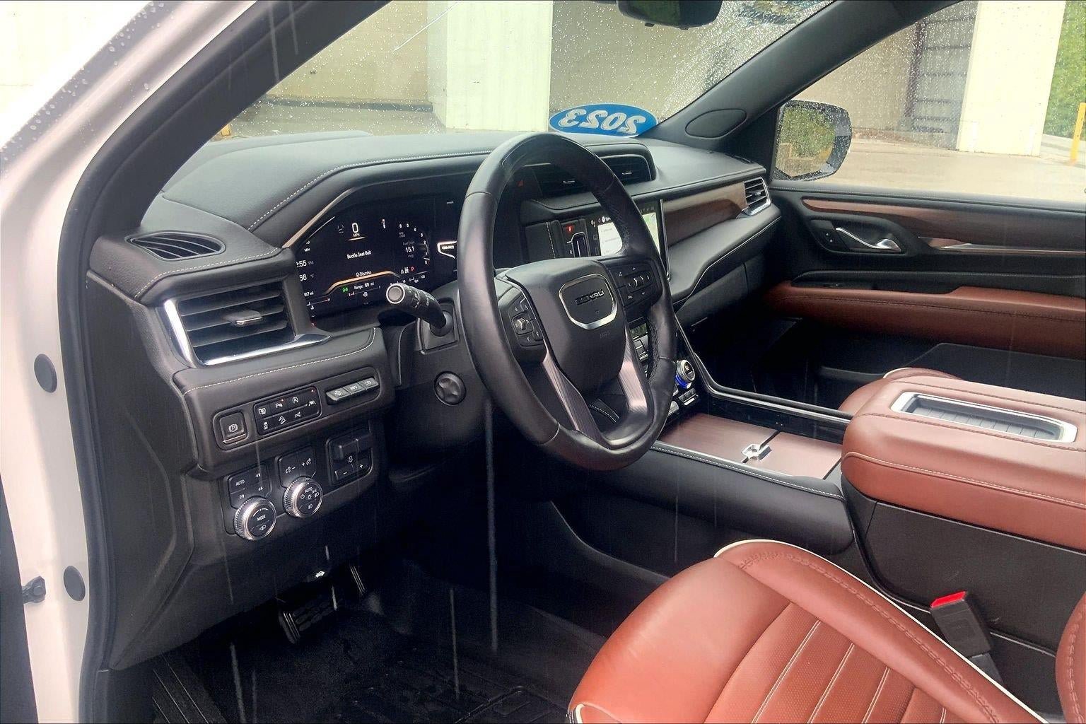 Used 2023 GMC Yukon XL Denali Ultimate AWD/4WD image 15