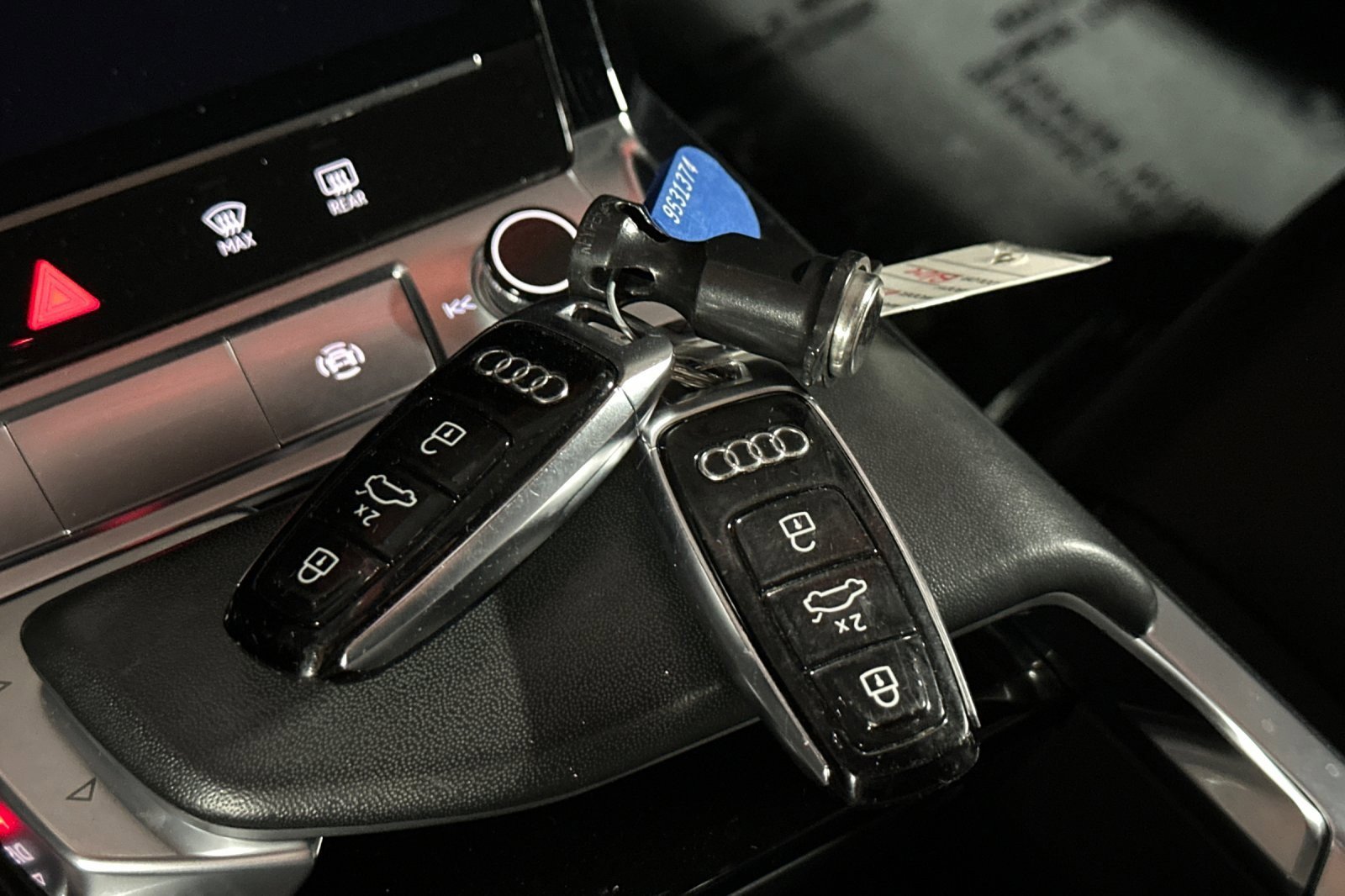 Certified 2023 Audi e-tron Premium Plus w/ Premium Plus Package image 23
