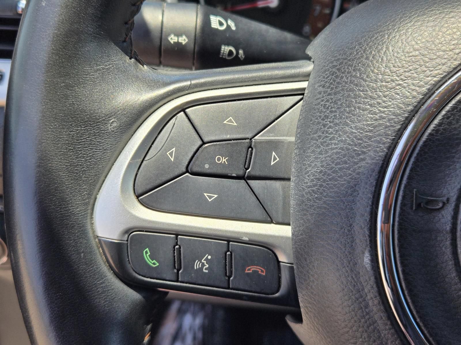 Used 2018 Jeep Compass Latitude w/ Popular Equipment Group FWD image 19