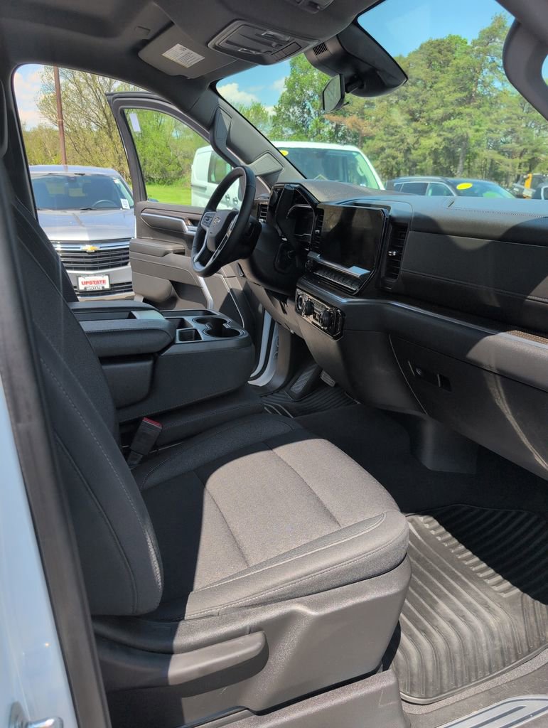 Used 2023 Chevrolet Silverado 1500 LT AWD/4WD image 18