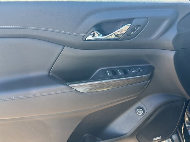 Used 2023 GMC Acadia SLT w/ LPO, Floor Liner Package image 11