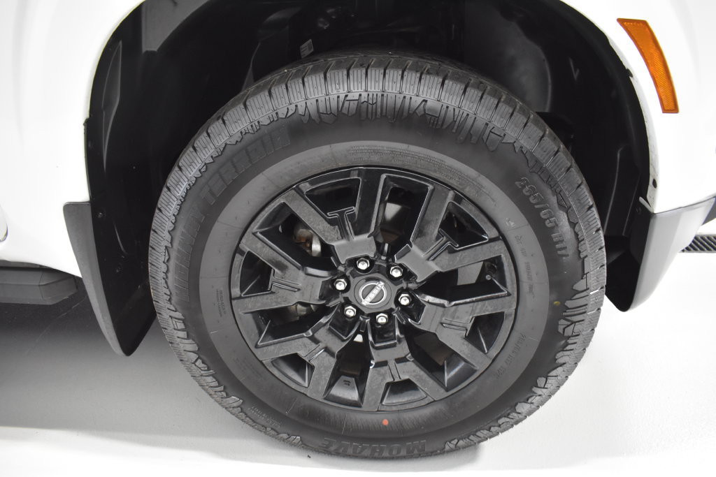 Certified 2023 Nissan Frontier SV w/ Midnight Edition Package AWD/4WD image 10