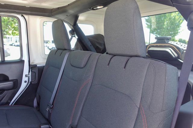 Used 2025 Jeep Wrangler Unlimited Rubicon AWD/4WD image 24