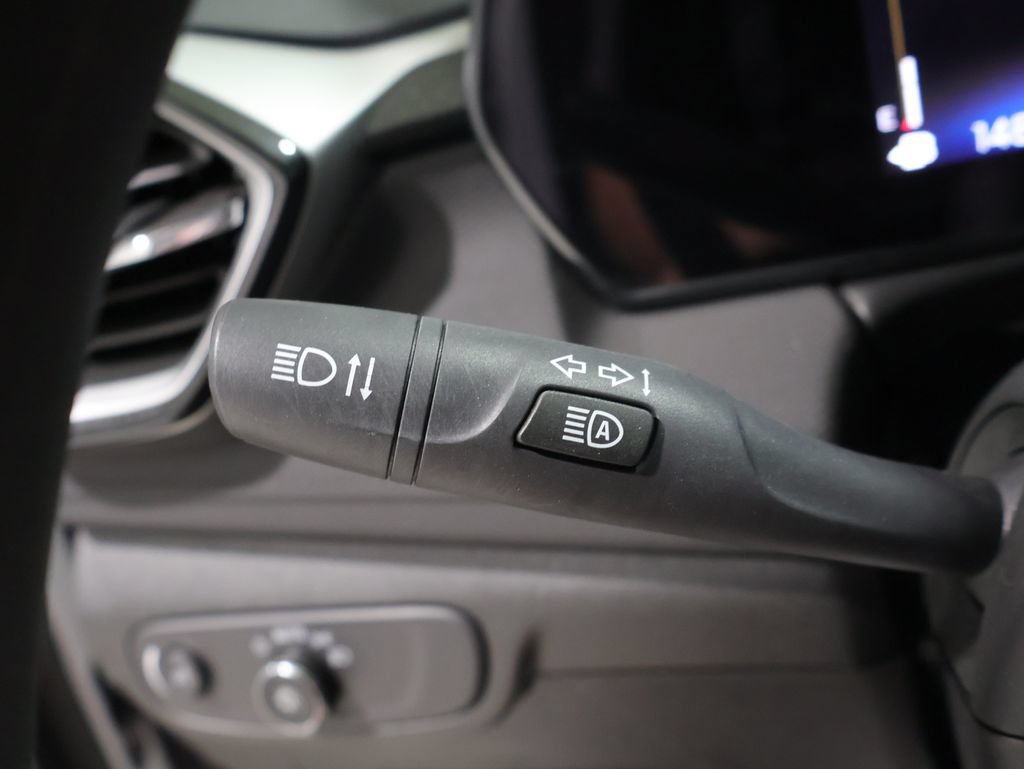 Used 2025 Chevrolet TrailBlazer LT AWD/4WD image 36