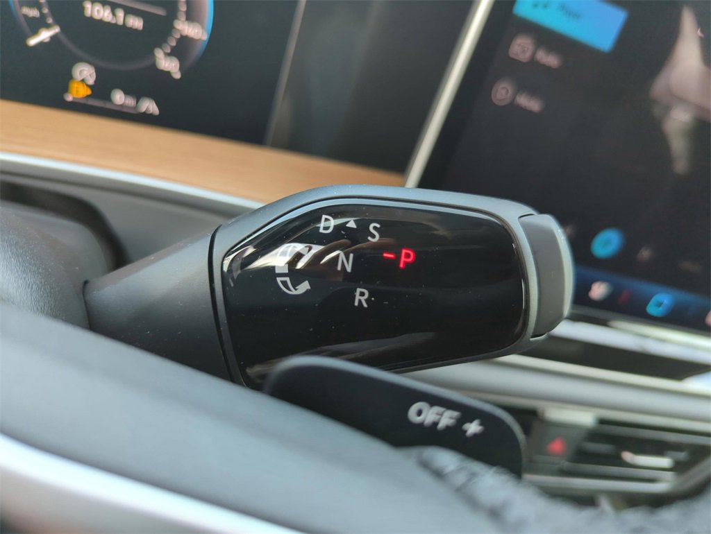 Used 2026 Volkswagen Tiguan SEL R-Line image 31