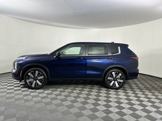 New 2026 Mitsubishi Outlander SE AWD/4WD image 3