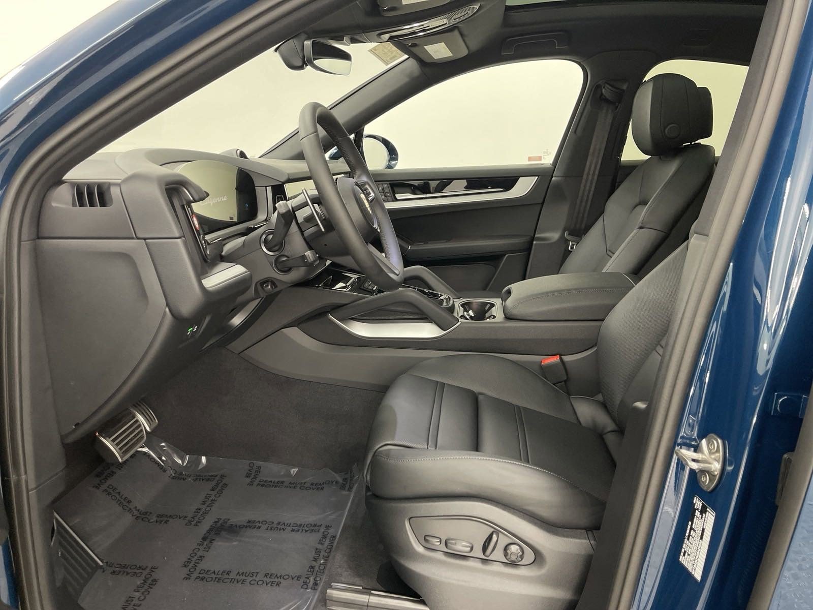 New 2025 Porsche Cayenne Coupe image 5