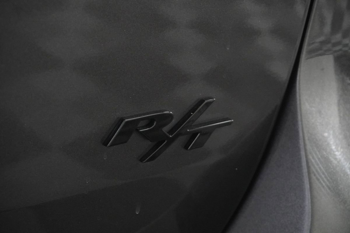Used 2017 Dodge Durango R/T w/ Technology Group AWD/4WD image 36