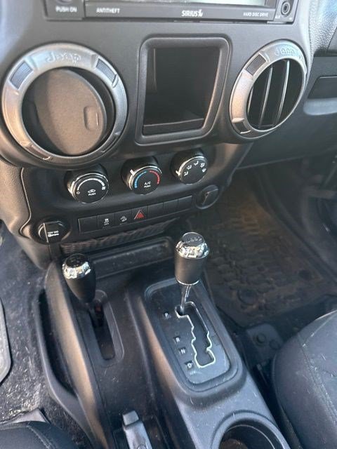 Used 2017 Jeep Wrangler Unlimited Sport w/ Mopar Black Appearance Group AWD/4WD image 8