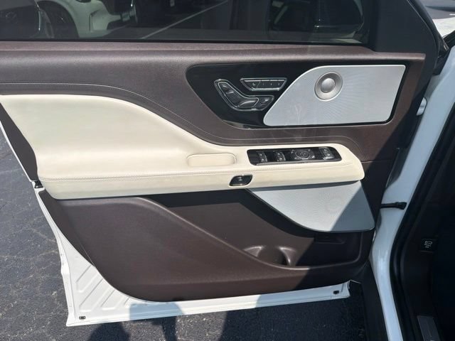 Used 2022 Lincoln Aviator Black Label w/ Dynamic Handling Package AWD/4WD image 14