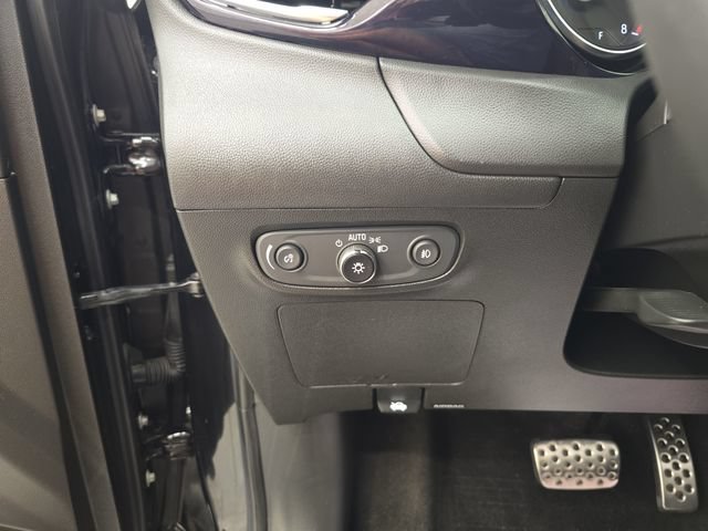 Used 2023 Buick Encore GX Select w/ Sport Touring Package FWD image 35