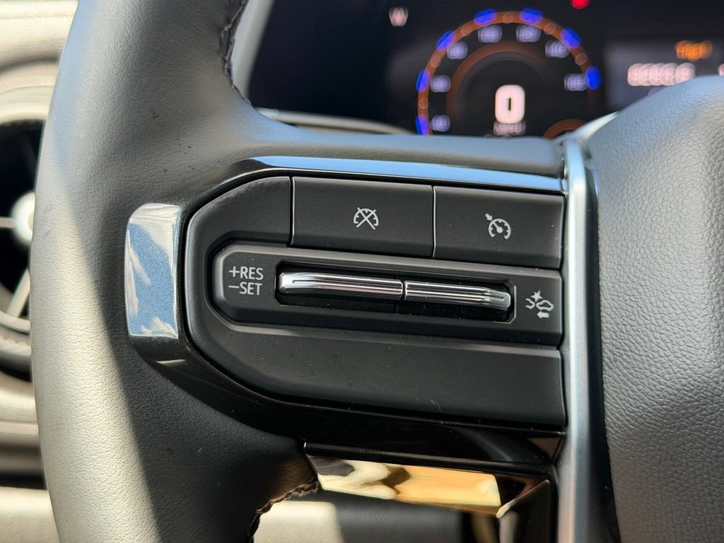 Used 2025 Chevrolet Colorado Trail Boss AWD/4WD image 18