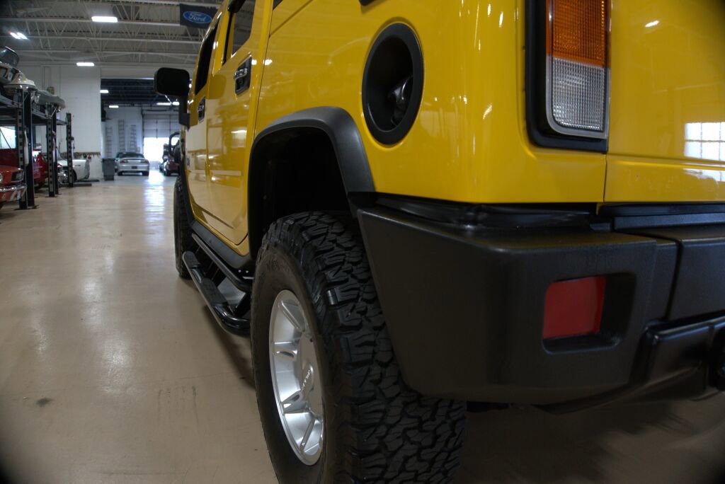 Used 2003 HUMMER H2 w/ Preferred Equipment Group image 20