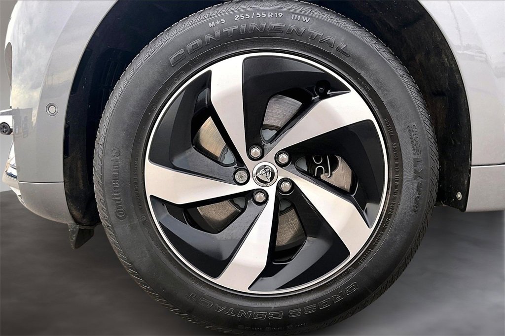 Used 2026 Jaguar F-PACE R-Dynamic S image 8