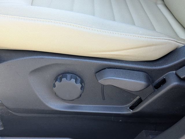 Used 2023 Ford Edge SE image 20