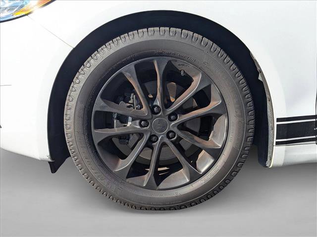 Used 2020 Ford Fusion SE image 18