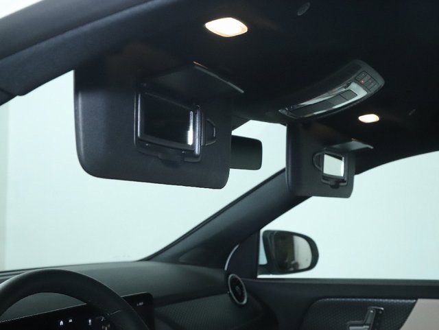 Used 2025 Mercedes-Benz GLA 250 4MATIC image 19