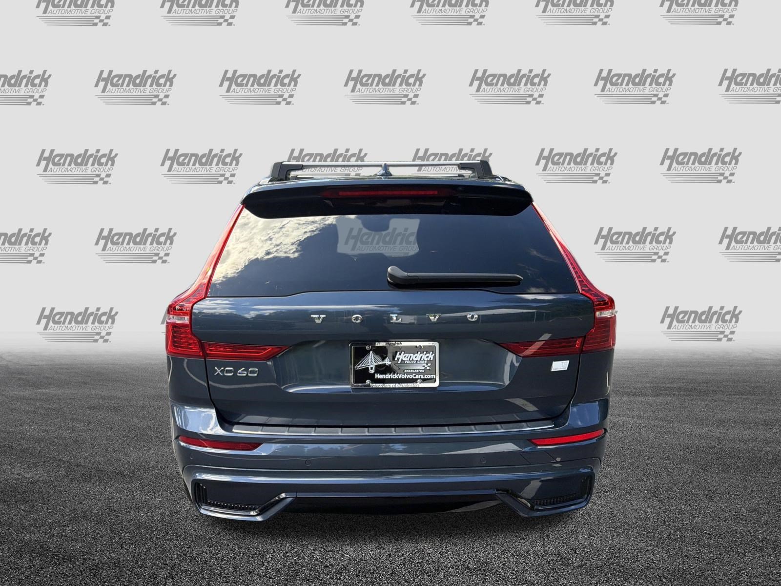 Used 2022 Volvo XC60 T8 R-Design w/ Advanced Package AWD/4WD image 11
