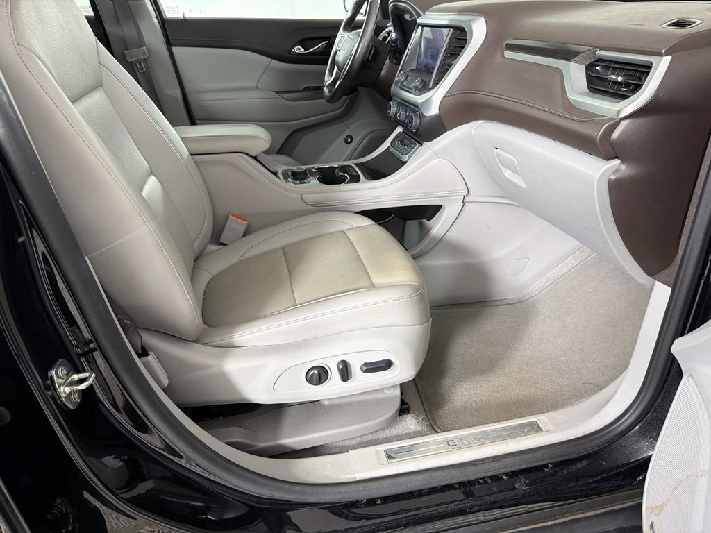 Used 2022 GMC Acadia SLT w/ Technology Package image 15