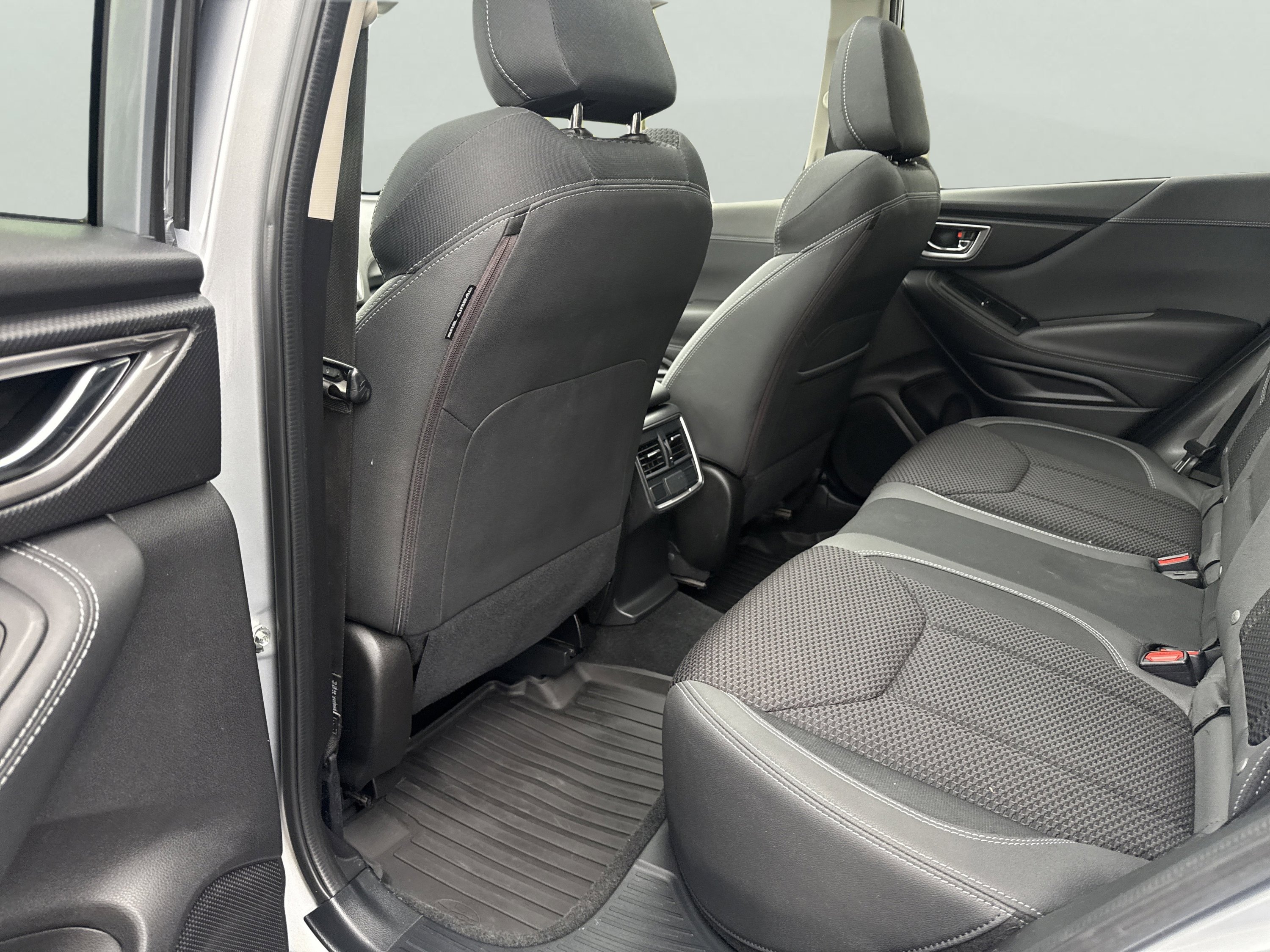 Used 2019 Subaru Forester Premium w/ All-Weather Package AWD/4WD image 11