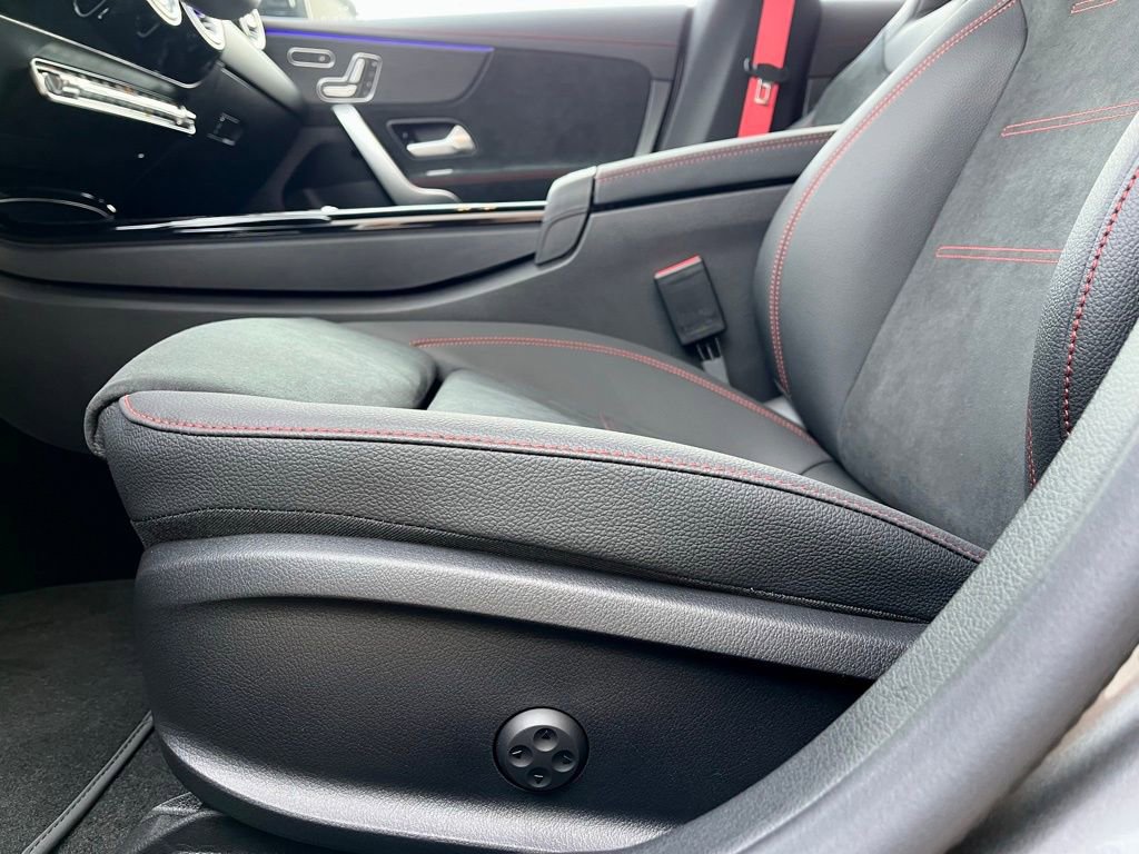 New 2025 Mercedes-Benz CLA 35 AMG 4MATIC image 16