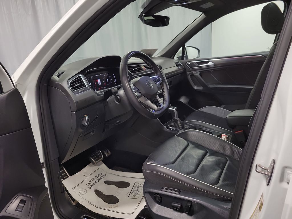 Used 2023 Volkswagen Tiguan SEL R-Line image 12