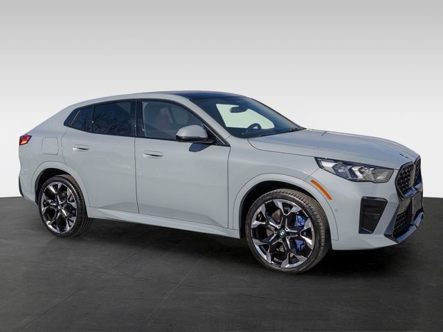 Certified 2025 BMW X2 xDrive28i w/ Premium Package image 12