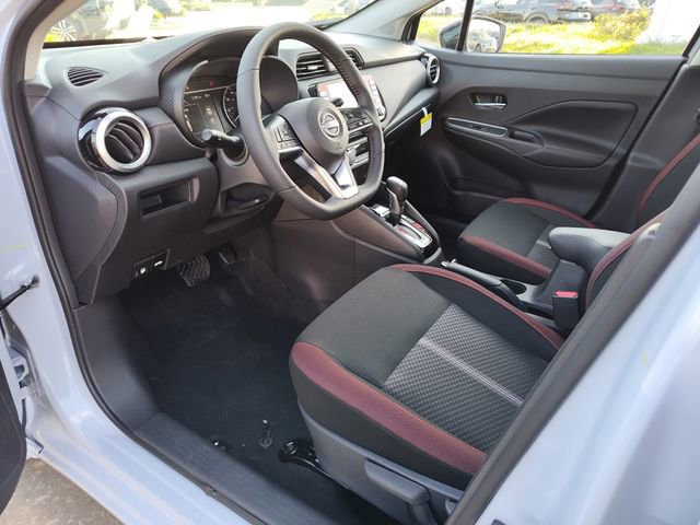 New 2025 Nissan Versa SR w/ Trunk Package image 2