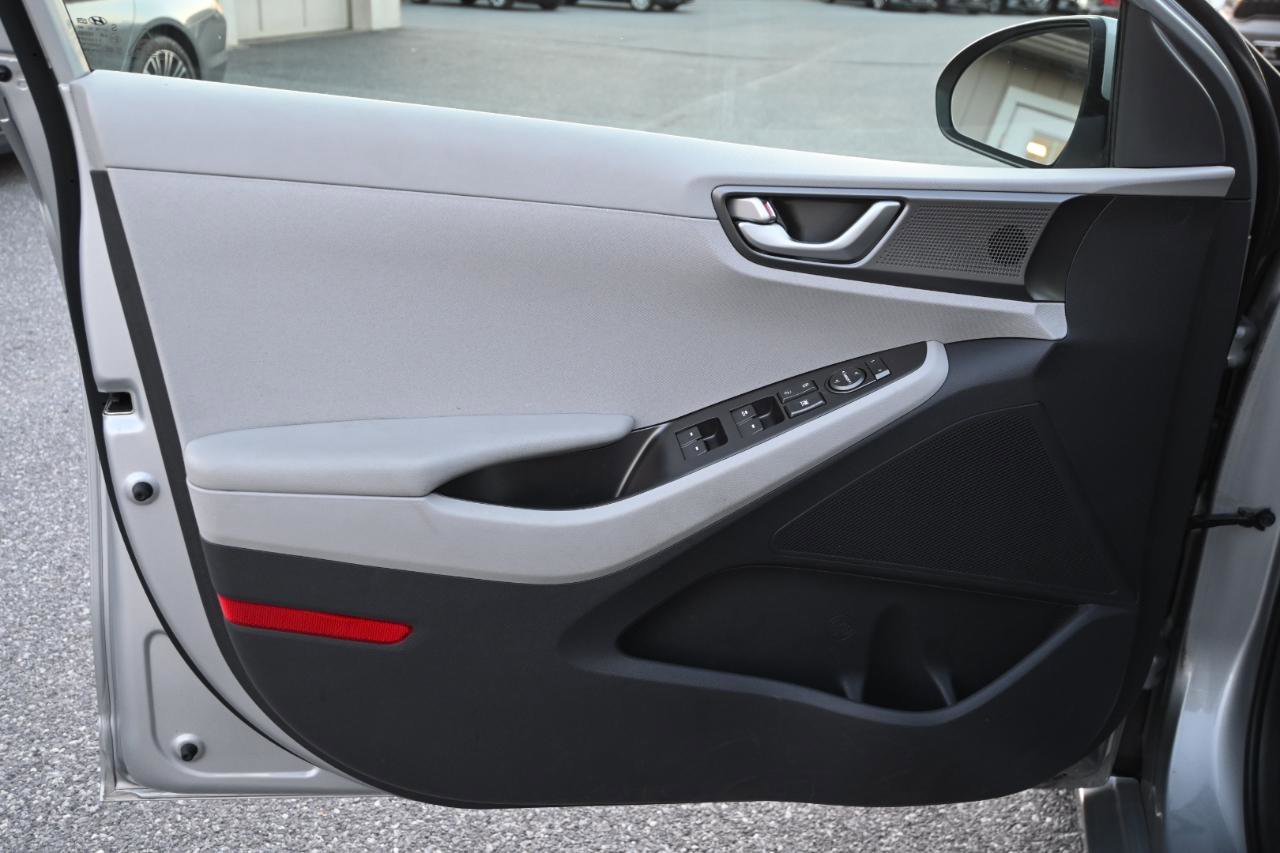 Used 2020 Hyundai Ioniq Blue FWD image 13