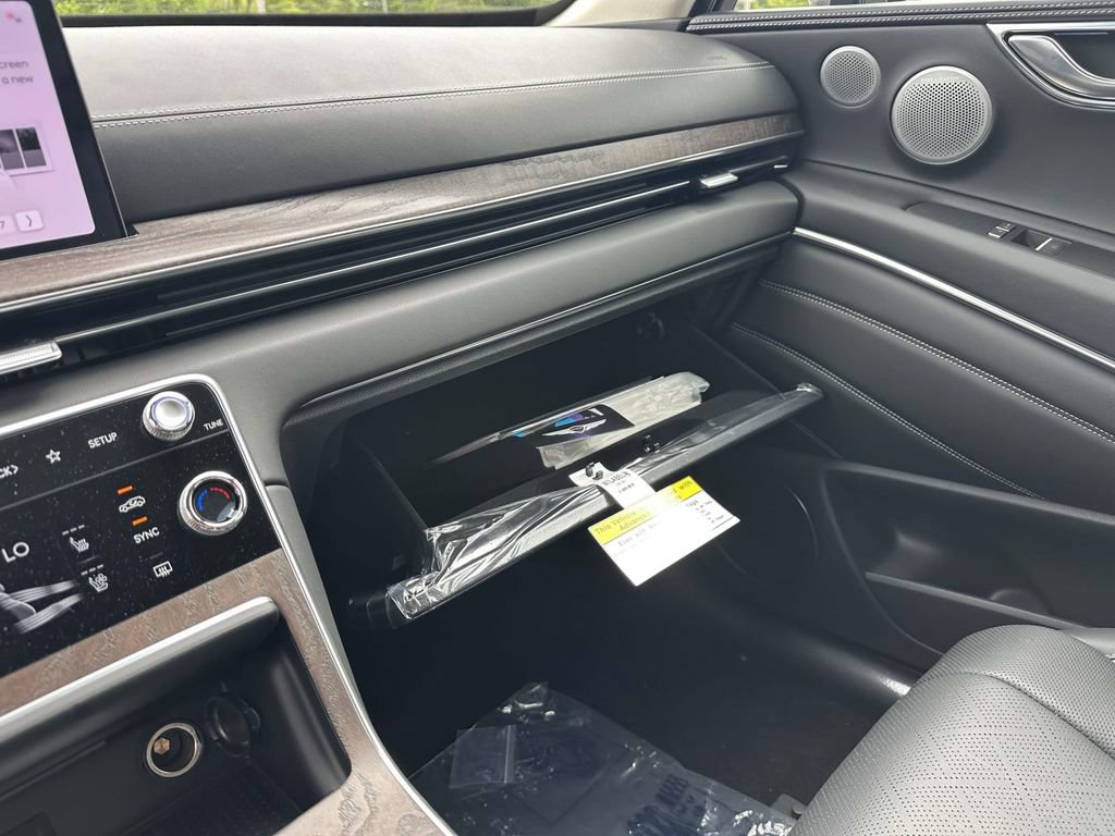 New 2026 Genesis GV80 2.5T Prestige AWD/4WD image 17