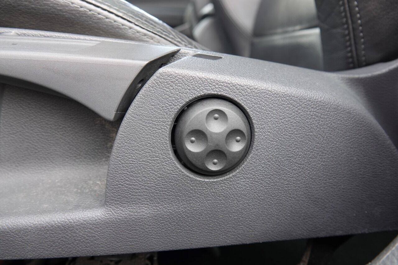 Used 2007 Volkswagen GTI 4-Door FWD image 53