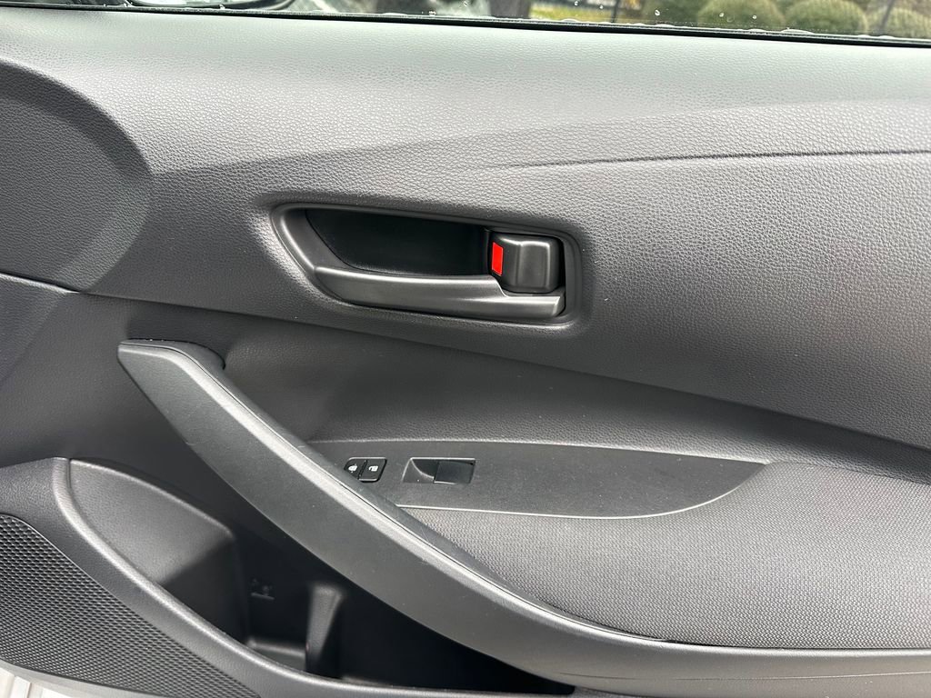 Used 2022 Toyota Corolla LE image 33