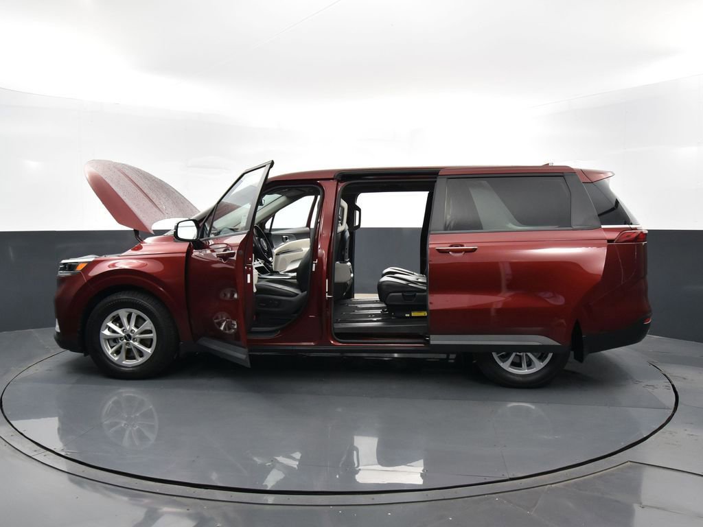 Used 2024 Kia Carnival LX FWD image 42