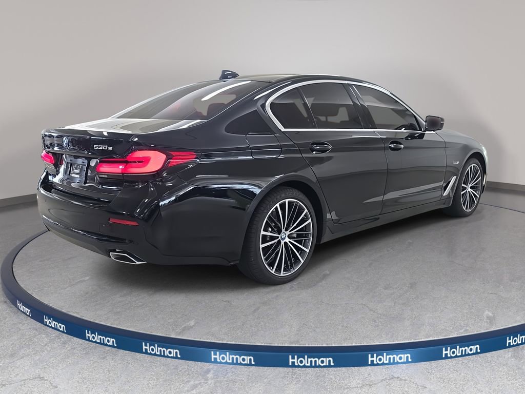 Used 2023 BMW 530e w/ Convenience Package image 7