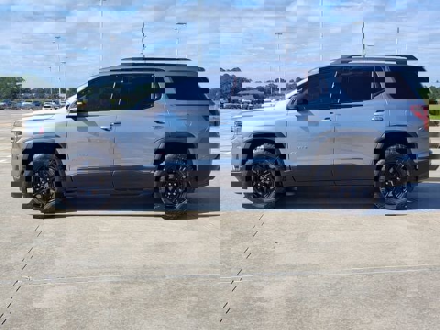 Used 2022 GMC Acadia AT4 w/ Preferred Package image 3