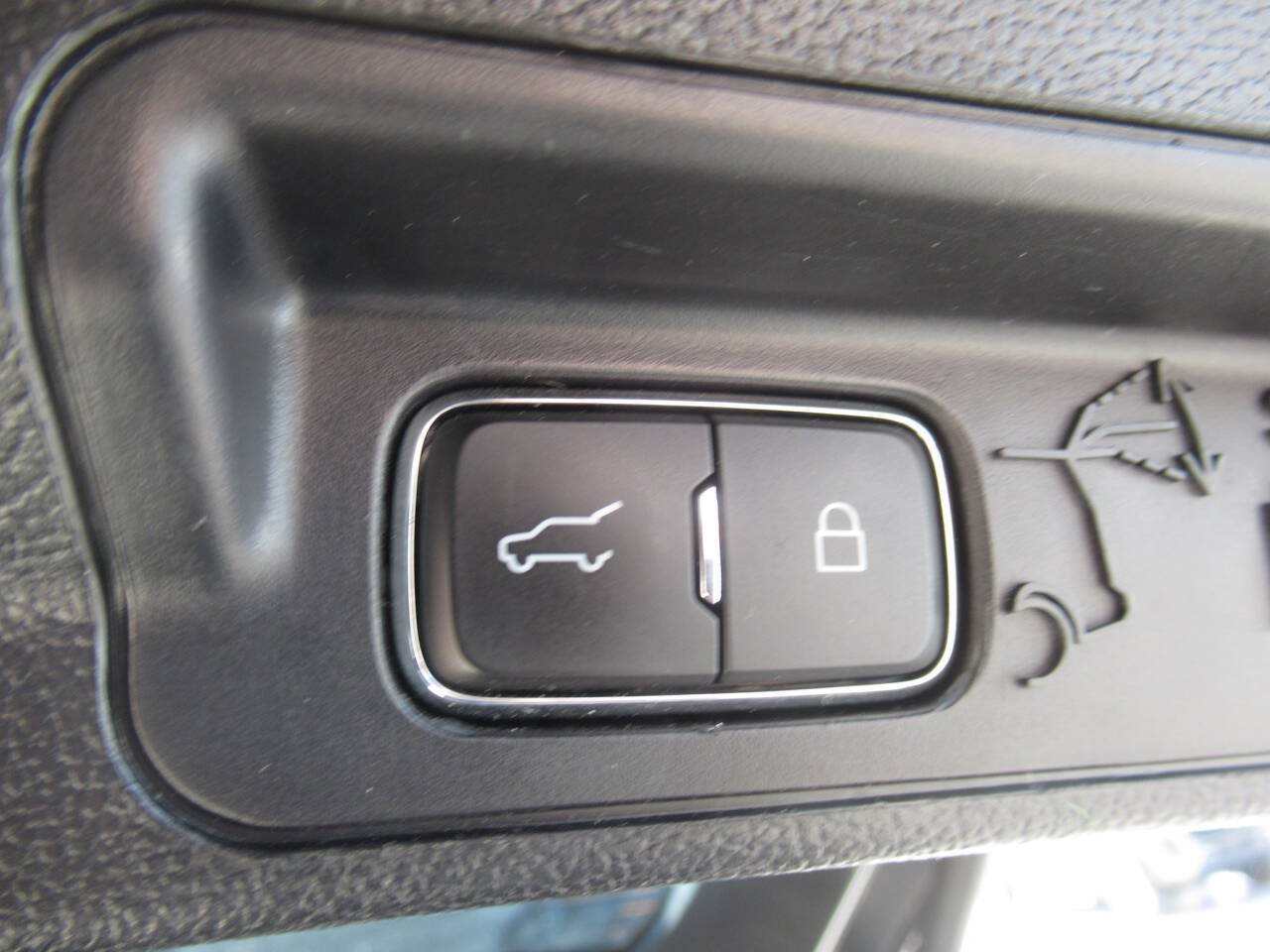 Used 2020 Ford Explorer ST w/ Premium Technology Package AWD/4WD image 16
