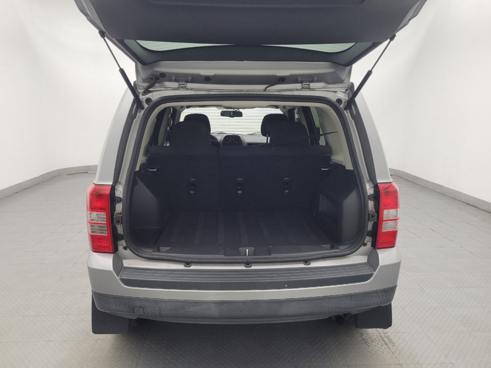 Used 2017 Jeep Patriot Sport FWD image 29