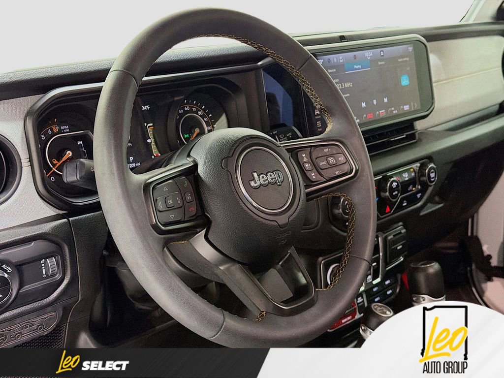 Used 2024 Jeep Gladiator Sport image 11