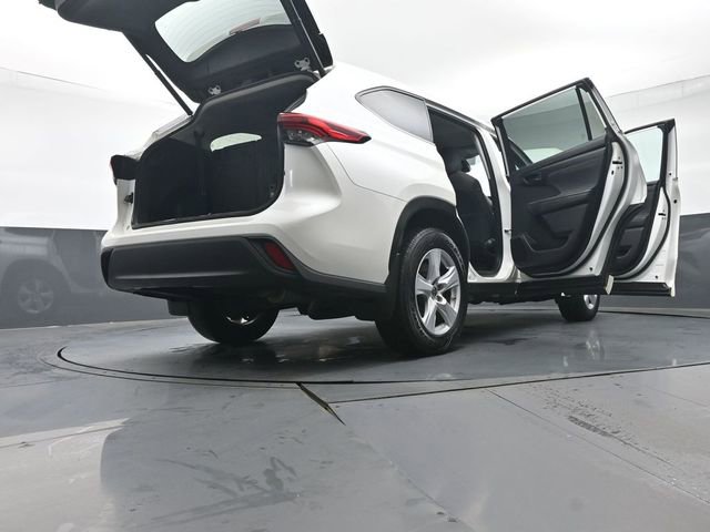 Certified 2021 Toyota Highlander LE image 53