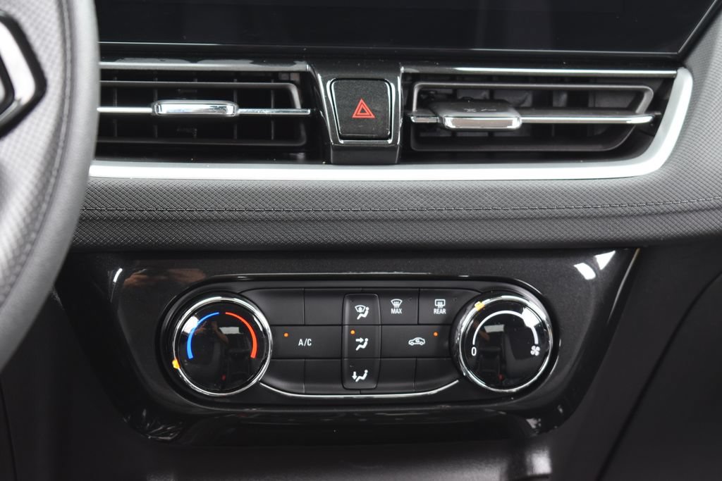 Used 2025 Chevrolet TrailBlazer LT AWD/4WD image 20