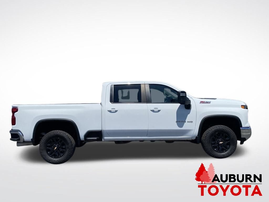 Used 2024 Chevrolet Silverado 2500 LT AWD/4WD image 8