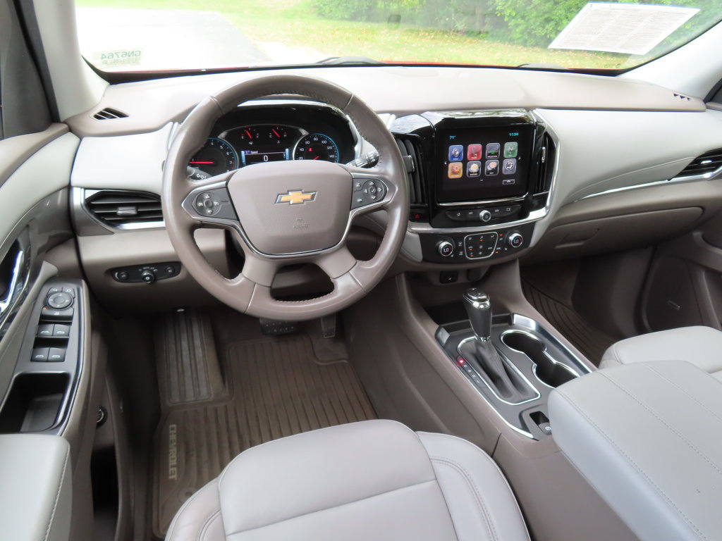 Used 2019 Chevrolet Traverse LT w/ LT Premium Package AWD/4WD image 4