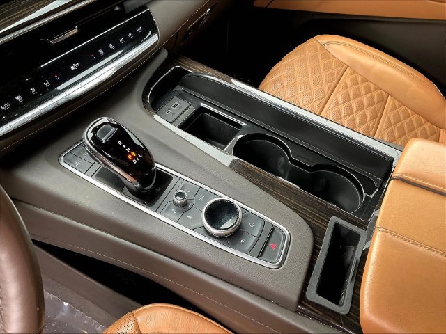 Used 2022 Cadillac Escalade Premium Luxury AWD/4WD image 19